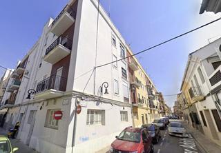 Pis  Calle maestro adolfo saez. Piso en aldaia