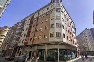 Pis  Calle rafael belderrain. Piso en langreo