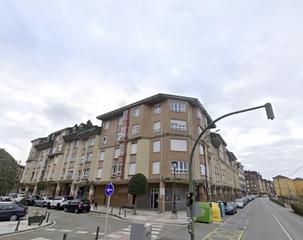 Pis  Calle naranjo bulnes. Piso en llanera
