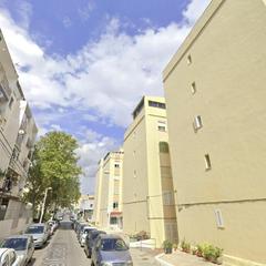 Flat  Cap blanc. Piso en palma