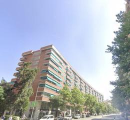 Etagenwohnung  Calle madrid. Piso en barcelona
