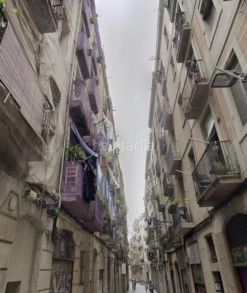 Foto a6056178-5dbf-4655-ab58-22b76dde994d. Pis a Raval Barcelona