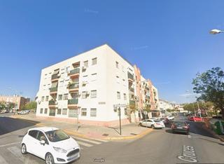 Pis  Calle cruces las. Vivienda en dos hermanas, zona arco norte avda españa