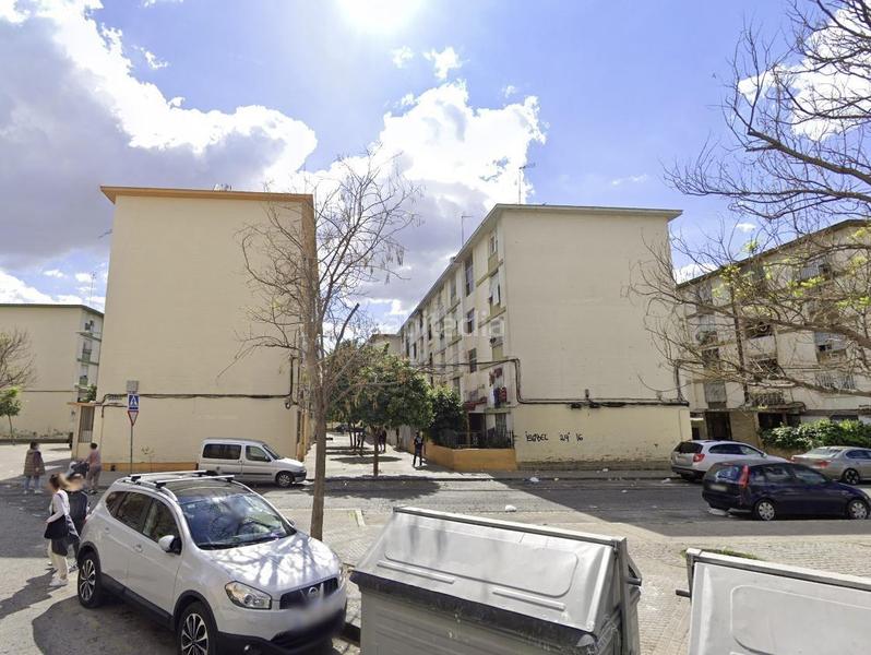 Foto f9f52a12-cf23-4199-bd12-8b50e4870632. Flat in Los Pájaros Sevilla