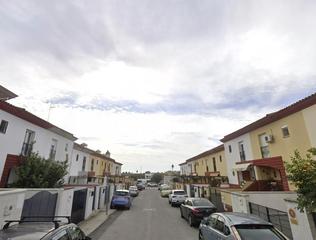 Casa  Calle luis rosales. Vivienda en mairena del aljarafe