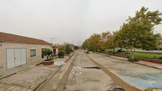 Casa adossada  Calle de juan de la cierva. Vivienda en puertollano