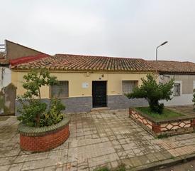 Casa adossada  Calle juan de la cierva. Vivienda en puertollano