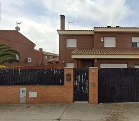 Casa aparellada  Calle velazquez. Vivienda en barcience