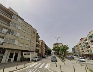 Etagenwohnung  Solsona. Piso en badalona