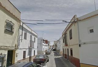Piso  Calle martires. Vivivienda en utrera