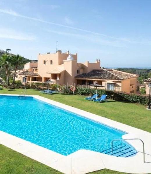 Foto 7e631d24-c24f-4d0d-a254-fc49ea2f955d. Planta baixa amb aparcament piscina a El Rosario - Ricmar Marbella