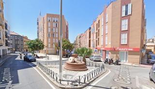 Oficina a La Chanca - Pescadería. Inmueble en almería