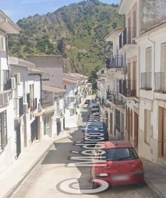 Foto edf79b39-fdb4-4624-a89d-c87a813dd1e7. Casa a Almedinilla