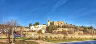 House  Pau. Casa en canyelles