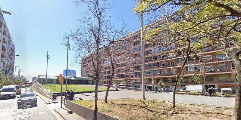 Foto f4fc7476-bbd4-4ca1-950f-5c5aea5957d0. Pis a La Bordeta Barcelona