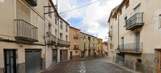 Haus in Falset. Venta en condiciones especialescesión  de crédito. activo sin po