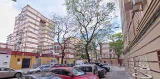Pis a LINARES RIVAS (DE)