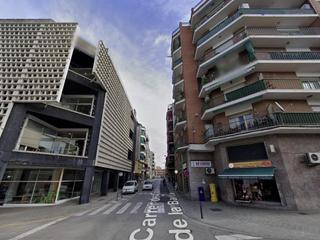 Pis  Calle calderon barca. Piso en rubí