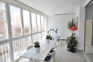Apartament a Calle blasco ibañez 69. Precioso apartamento reformado junto al mar  en venta!