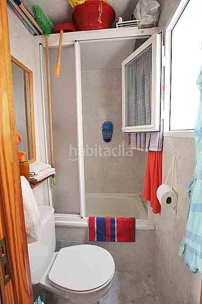 Foto 793355dc-ccfb-4083-9719-45cd60c114c0. Apartamento en calle ramon y cajal 3 en venta apartamento con amplia terraza a escasos metros de la playa centro en Guardamar del Segura
