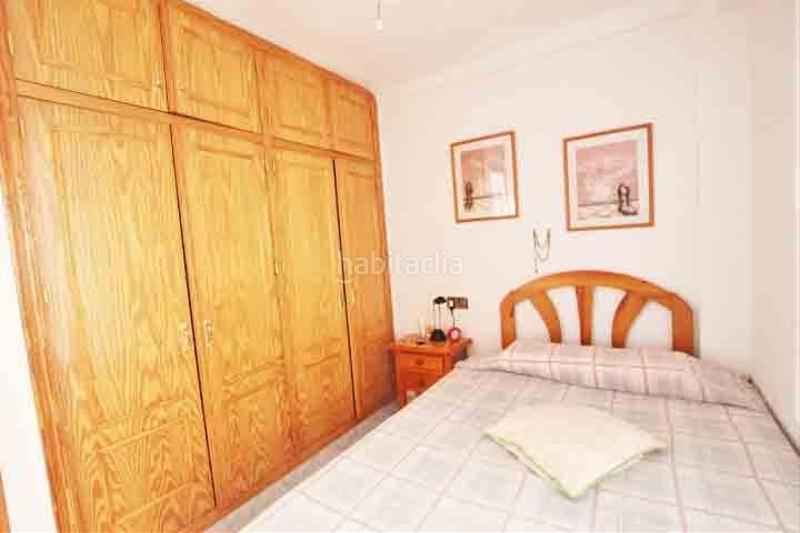 Foto bf9bbbfc-4be6-4c67-9fde-1e7e9b5559d7. Apartamento en calle ramon y cajal 3 en venta apartamento con amplia terraza a escasos metros de la playa centro en Guardamar del Segura