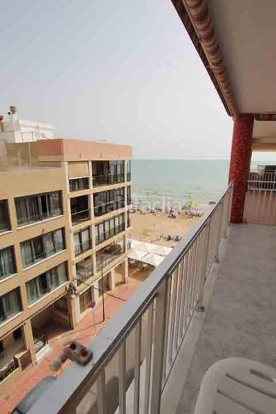 Foto d7a43d26-b4ad-4d3e-b068-32473441ed76. Apartamento en calle ramon y cajal 3 en venta apartamento con amplia terraza a escasos metros de la playa centro en Guardamar del Segura