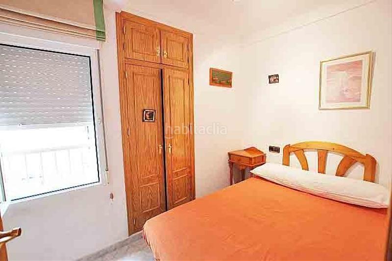 Foto f7a4e2df-3294-4849-a0ec-039e1d6cc41f. Apartamento en calle ramon y cajal 3 en venta apartamento con amplia terraza a escasos metros de la playa centro en Guardamar del Segura