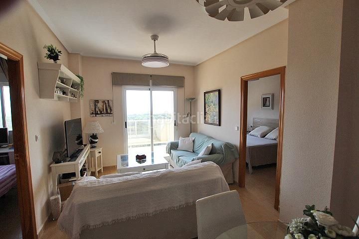 Foto 8cbb42cc-d2ec-4941-8d2f-b052d7788e61. Apartment with parking pool in Puerto Deportivo Guardamar del Segura