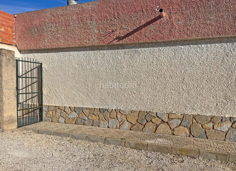 Foto 83c89b8e-894f-4689-a2e5-220969180493. Masia amb aparcament a Jubalcoi Elche / Elx