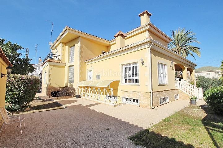 Foto 581fb38b-c222-4e84-aa71-b1bf6e0f3bb3. Xalet amb calefacció aparcament a Ciutat Jardí - Torreta Verdí Elche / Elx