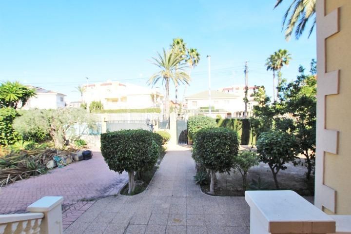 Foto af2fb984-1550-45ff-bc4e-81d02765e858. Xalet amb calefacció aparcament a Ciutat Jardí - Torreta Verdí Elche / Elx
