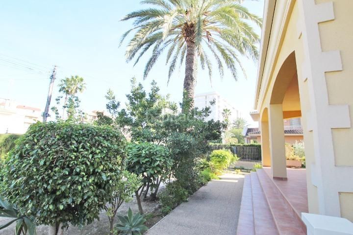 Foto c247f129-94be-43bf-81a1-cd611fa0f792. Xalet amb calefacció aparcament a Ciutat Jardí - Torreta Verdí Elche / Elx