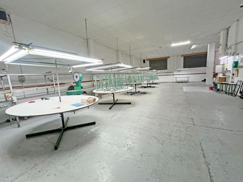 Foto ba366110-0d38-4af2-b350-ed09135051e9. Locale commerciale in Novelda