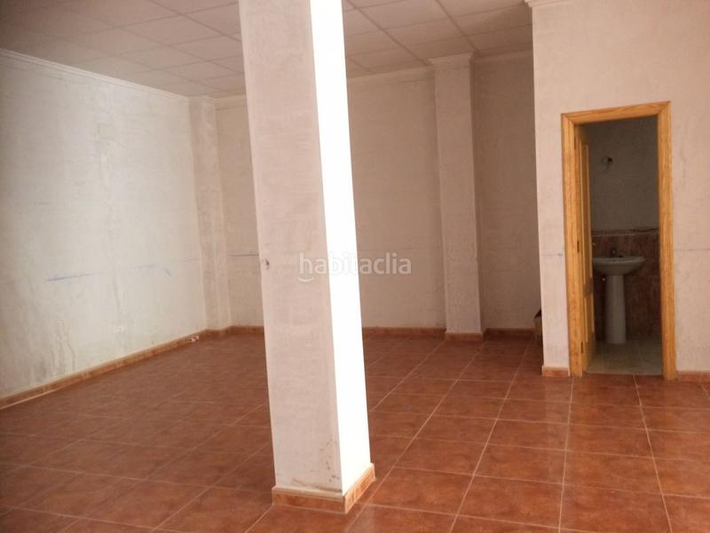 Foto 5439b1ea-755f-4c98-9594-ac98a992665a. Alquiler local comercial en avenida pais valenciano 40 local comercial zona centro en Guardamar del Segura