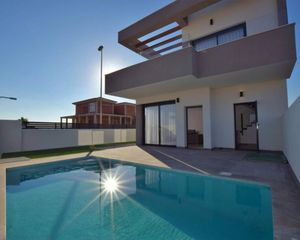 Chalet  Calle romero. Chalets independientes con piscina privada