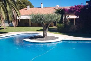 Chalet in Passatge bergant 27. Villa de lujo, gran piscina, calafat, l'ametlla de mar