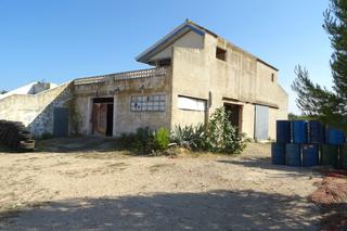 Building in Partida la barrera 56