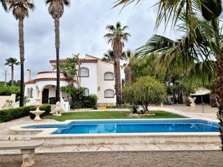 Xalet  Carrer rovell. Villa palmeras, doble parcela, piscina, climatizacin,