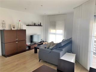 Casa adossada  Carrer quatre 4. Casa con garaje, casi nueva, camarles