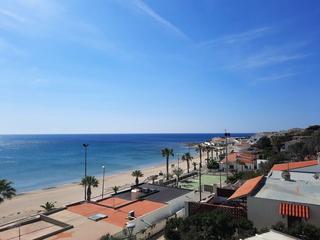 Xalet  Passeig de i'almadrava. Villa l'almadrava, frente al mar, junto playa