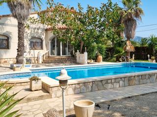 Chalet  Avinguda de les tres cales. Villa, chalet ms dos apartamentos, gran piscina y jardn, tres