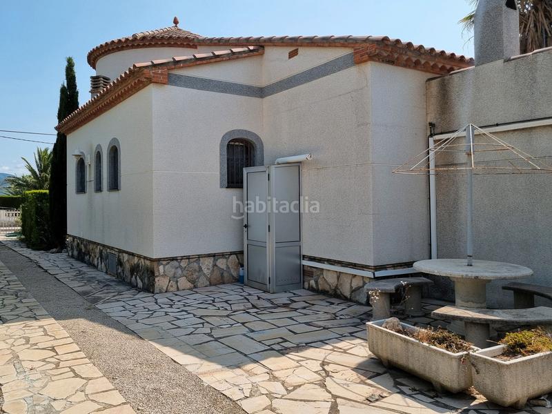 Foto b804d876-a289-43d7-8ad6-09c08fcb12e2. Chalet villa, chalet más dos apartamentos, gran piscina y jardín, tres cales , ametlla de mar en Ametlla de Mar (L´)
