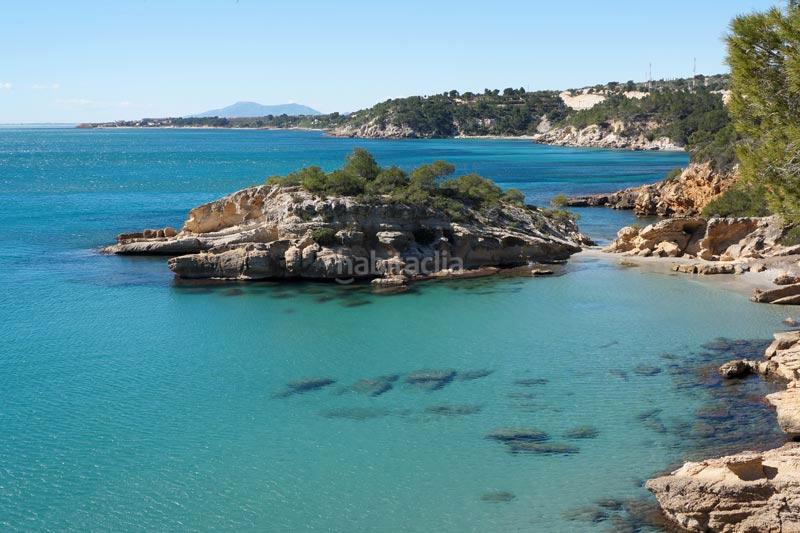 Foto e4a1b036-cf8a-4b63-ae40-06318e7e3791. Chalet villa, chalet más dos apartamentos, gran piscina y jardín, tres cales , ametlla de mar en Ametlla de Mar (L´)