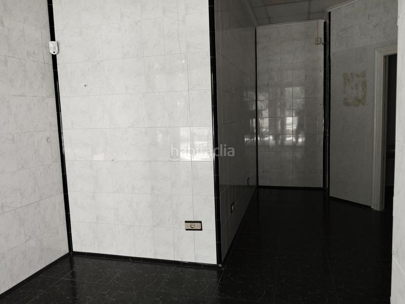 Foto 73035544-9407-45e7-8d18-e43c349e477e. Local comercial en zabalgane plaza 9 local en plaza zabalgane 9-galdakano en Galdakao