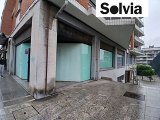 Local commercial  Kareaga goikoa kalea. Local en esquina céntrico