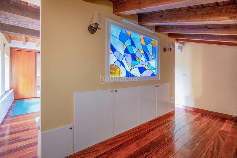 Foto 5b9feaa9-8d78-495e-b85b-c66032059445. Dúplex amb xemeneia calefacció a Aretxabaleta