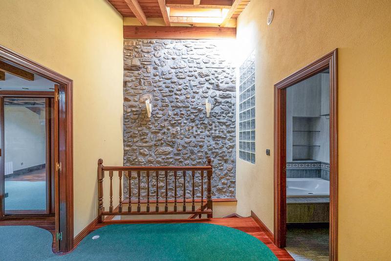 Foto 908393e7-4b24-48f7-a86e-8aded4b6103e. Dúplex amb xemeneia calefacció a Aretxabaleta