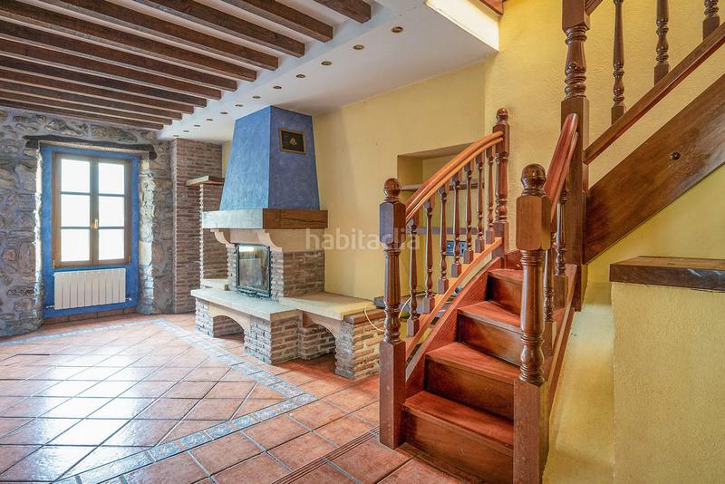 Foto c49e1668-bd98-4c90-b128-39842a05a988. Dúplex amb xemeneia calefacció a Aretxabaleta