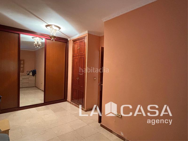 Foto 3a5d7bee-0447-40cb-af19-1cc1698f39a7. Chalet mit parking in cerros de Montequinto Montequinto