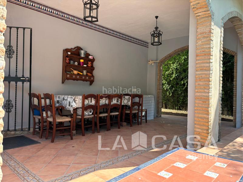 Foto 74a57f64-51c6-46aa-bb61-94e6187f9191. Chalet mit parking in cerros de Montequinto Montequinto
